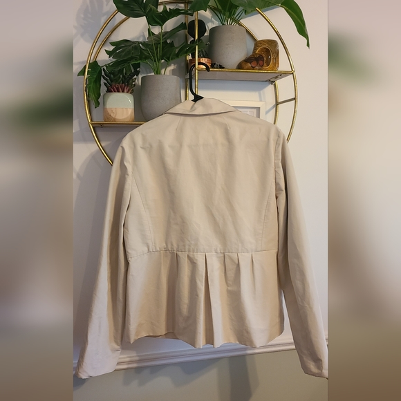 J. CREW Cream Pleated Jacket - Picture 2 of 4